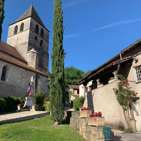 Stylish One Bedroom Apartment In A Lovely Village Saint-Vincent-Rive-dʼOlt Eksteriør bilde