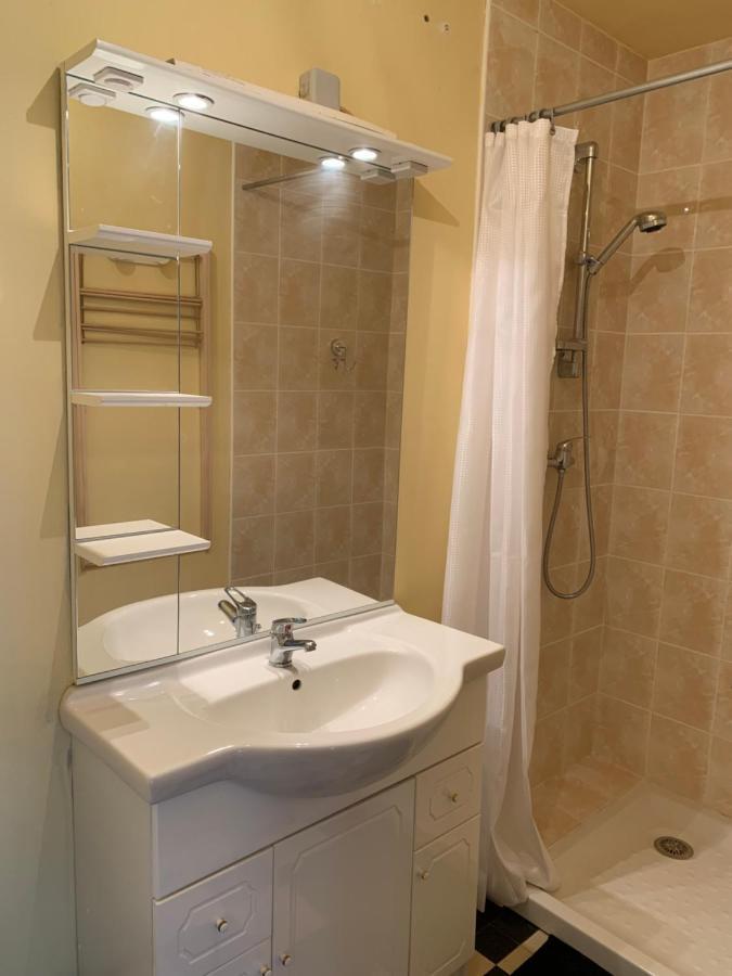 Stylish One Bedroom Apartment In A Lovely Village Saint-Vincent-Rive-dʼOlt Eksteriør bilde